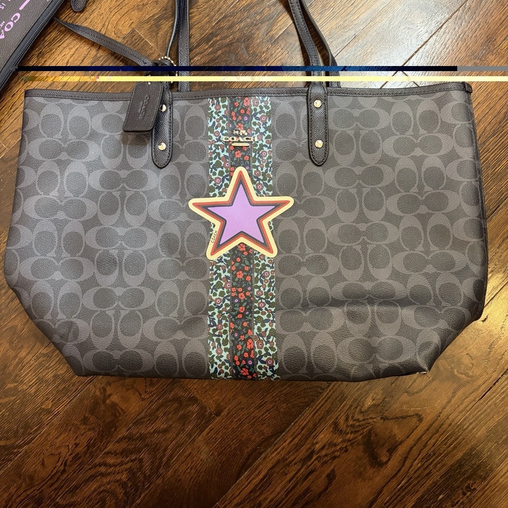 Coach Reversible Canvas City Tote Signature Varsity Stripe Floral Star EUC - Picture 2 of 16
